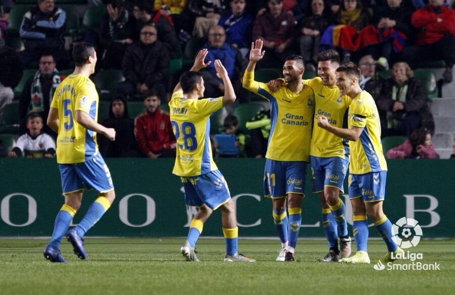 Los jugadores de Las Palmas celebran un gol en Elche, en la temporada 19/20 - LFP